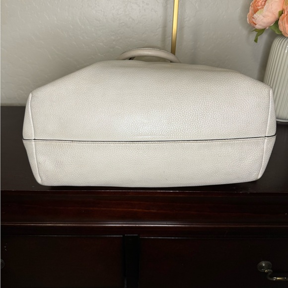 PRADA PEBBLED LARGE SHOULDER BAG/CROSSBODY - Picture 6 of 10